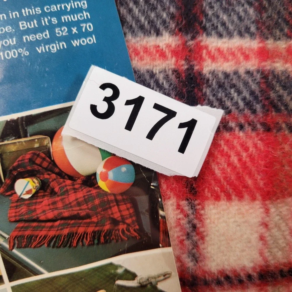 Pendleton Wool‎ Throw Blanket 52x70 Red Plaid Fringe Robe-in-Bag 100% Stadium